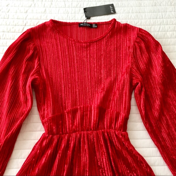 NEW Nasty Gal Red Velvet Skater Dress Sz 4 - Picture 5 of 8